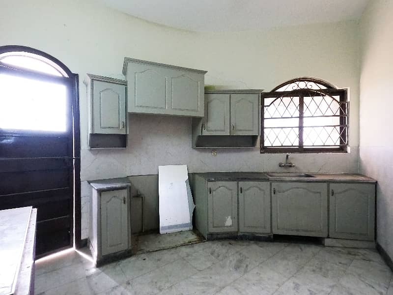 Prominently-Located House Available In PCSIR Housing Scheme Phase 1 - Block A For sale 20