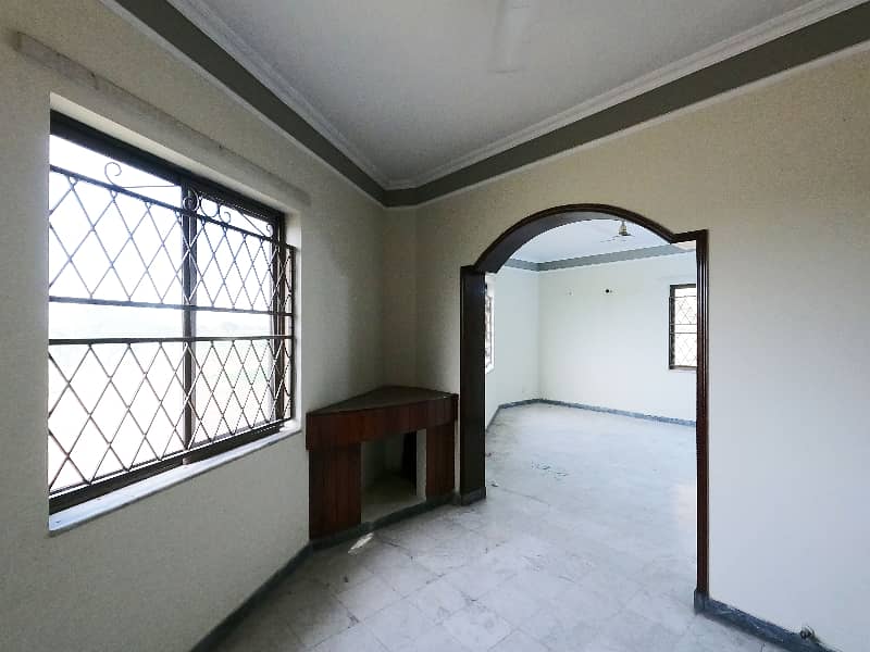 Prominently-Located House Available In PCSIR Housing Scheme Phase 1 - Block A For sale 31
