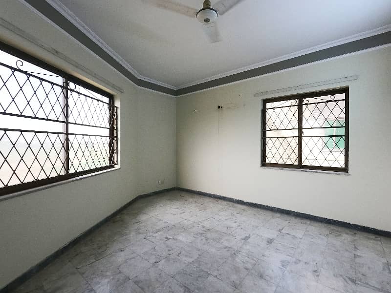 Prominently-Located House Available In PCSIR Housing Scheme Phase 1 - Block A For sale 32