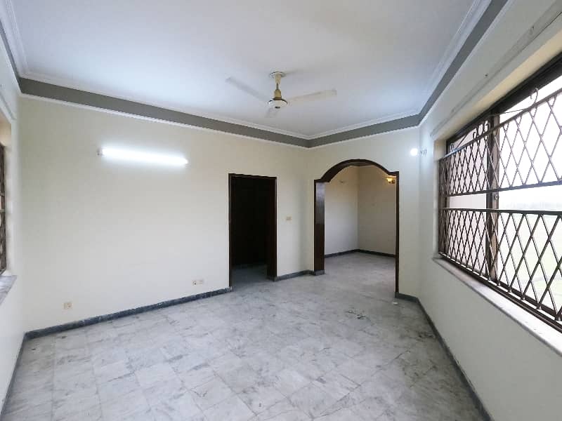 Prominently-Located House Available In PCSIR Housing Scheme Phase 1 - Block A For sale 33