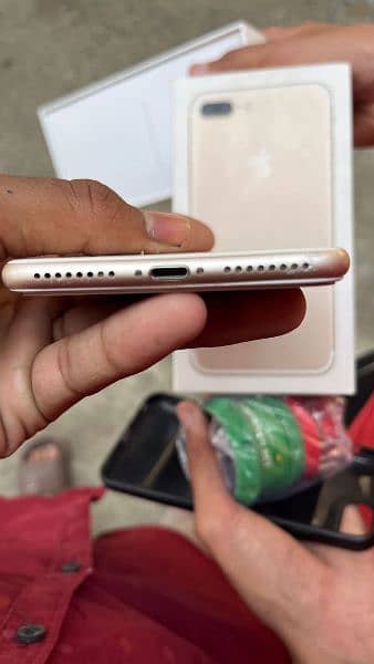 iphone 7 plus pta approved 32GB with box wattsapp: 03070405686 3