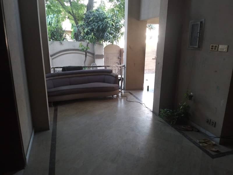 15 Marla House Main Road Old House But Solid Pcsir 1 Lahore 4