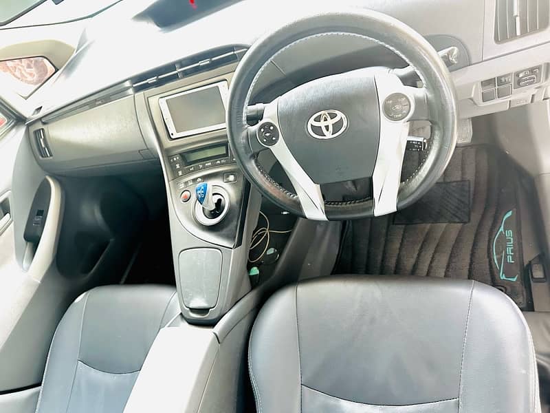 Toyota Prius 2011 total genuine 5