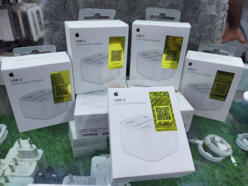 Apple 20w Charger 3pin box pack 1
