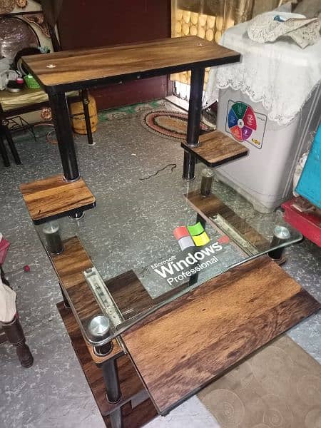 COMPUTER TABLE 0