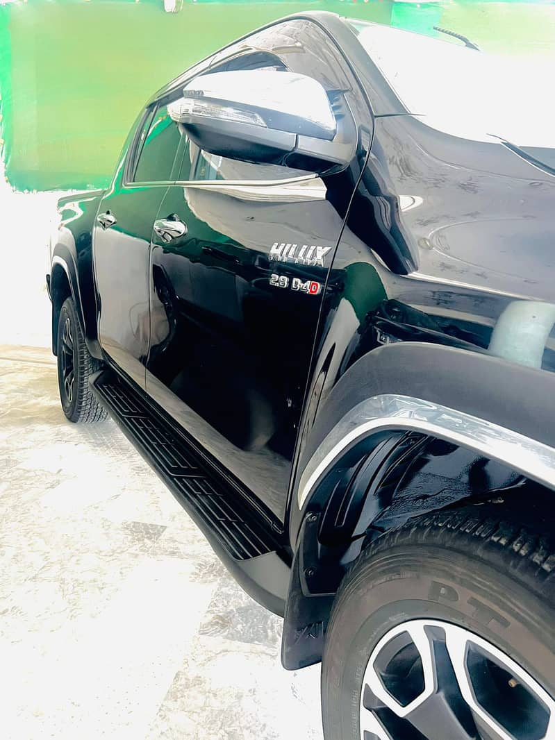 Toyota Hilux Revo V 2021 Model bumper to bumper Original 4