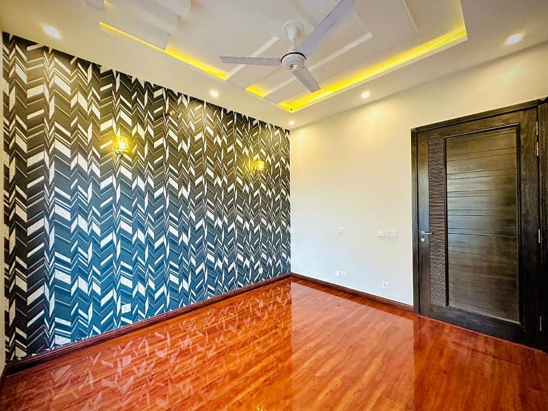 1 KANAL UPPER PORTION AVAIABLE FOR RENT IN DHA PHASE 1 9