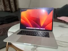 Macbook Pro 2017 - 15 inch display 0