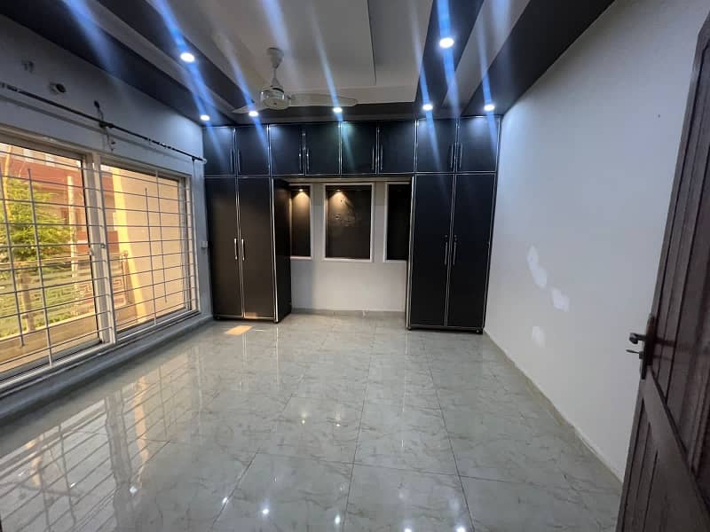 10 Marla Brand New Condition Upper Portion With Gas Available For Rent In Canal Garden Near Bahria Town Lahore 2