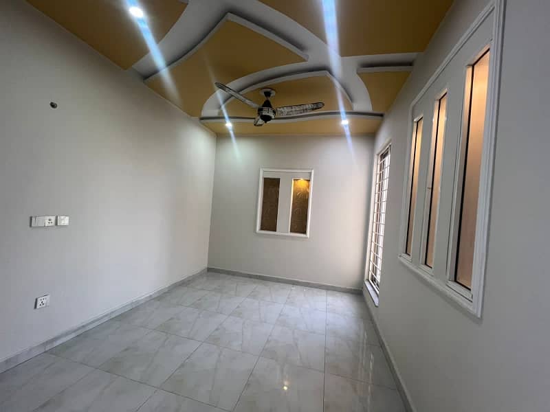 10 Marla Brand New Condition Upper Portion With Gas Available For Rent In Canal Garden Near Bahria Town Lahore 6