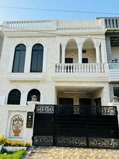 6 Marla House Are Available For Sale in Tulip Block in Park View City Lahore