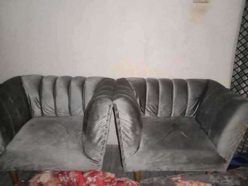 Sofa Set 5 seater new in condition urgent sale 1
