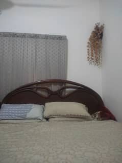 bed and chairs for sale 03111510662