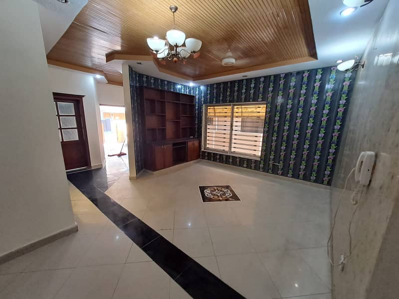 10 Marla non furnished house available for rent bahria town phase 3 Rawalpindi 4