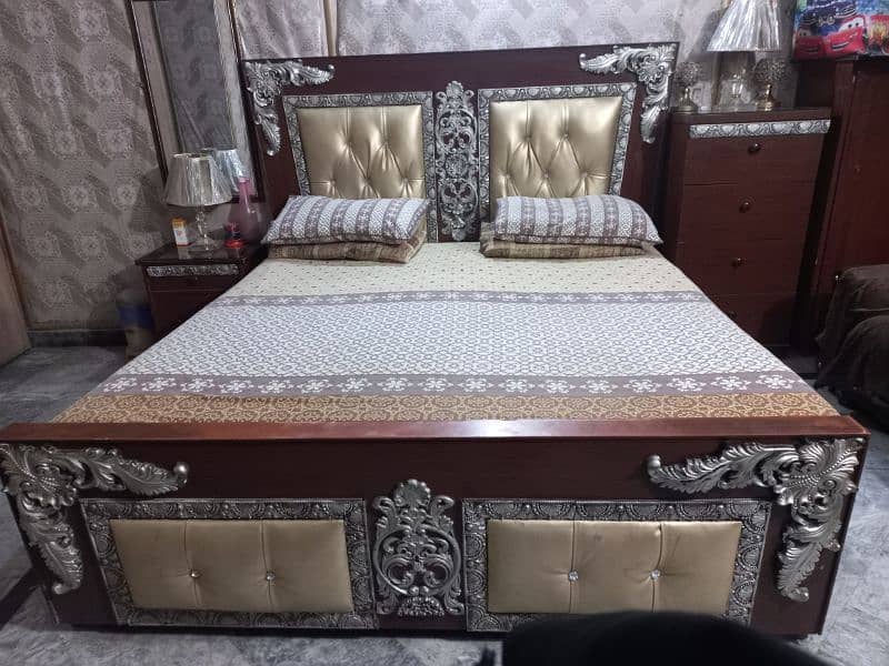 King size bed 2