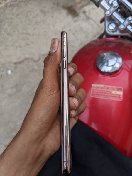 IPhone XS Max Gold 3