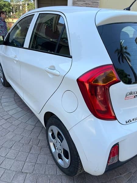 kIA picanto used but condition as new 3