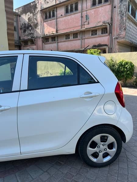 kIA picanto used but condition as new 7