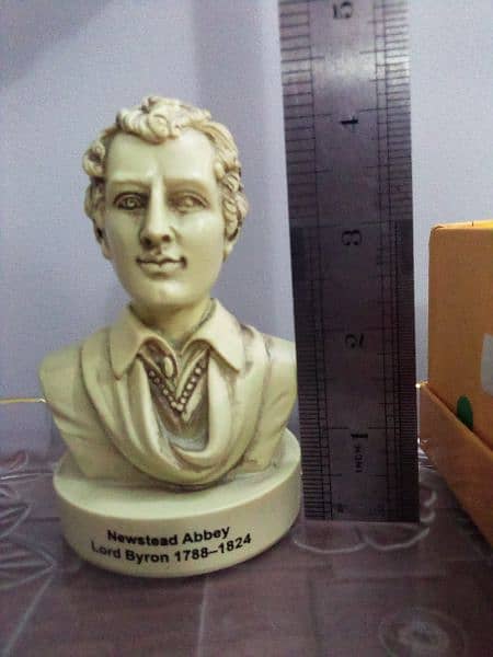 Bust of English poet Lord Byron 5