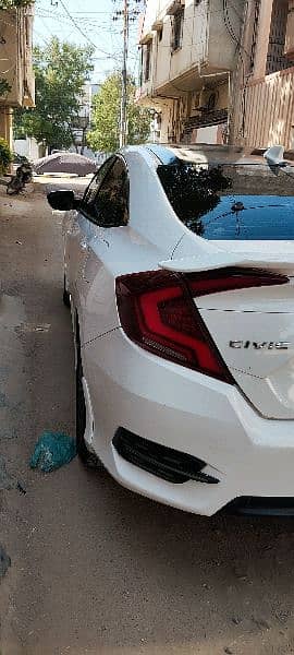 Honda civic UG package top of the line 3