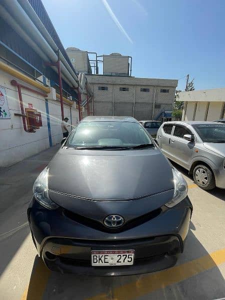 Toyota Prius Alpha 1.8 S Hybrid 2011 / 2017 Facelift 0