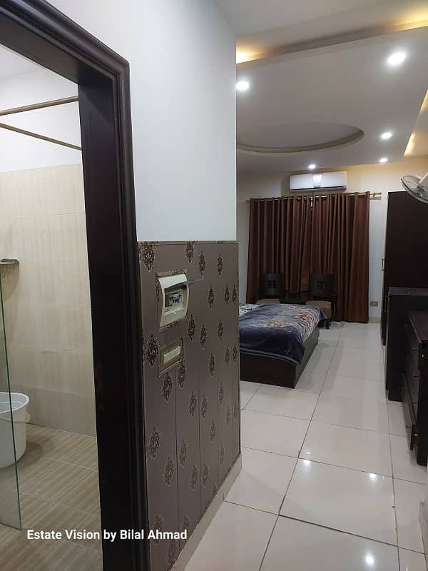 Golden opportunity Beautiful Fully Furnished Flat in Kohinoor one only 35 Lac 3