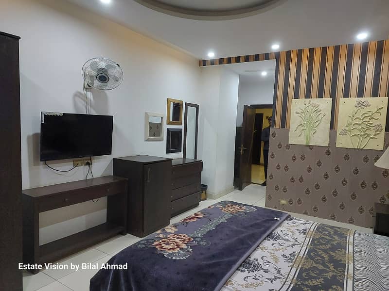 Golden opportunity Beautiful Fully Furnished Flat in Kohinoor one only 35 Lac 12