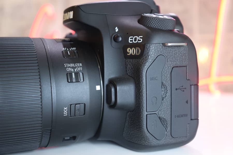 Canon EOS 90D + 18-135mm 4