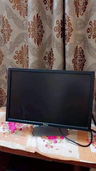 Dell LCD in excellent condition and CPU with 8gb RaAM 1