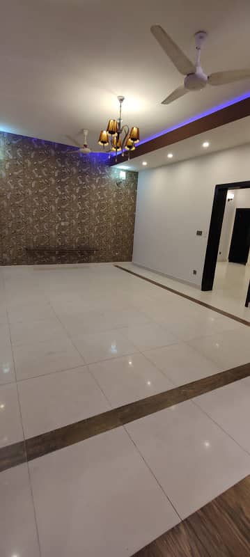 10 Marla Like New House With Gas Available For Rent In Bahria Tow Lahore. 1
