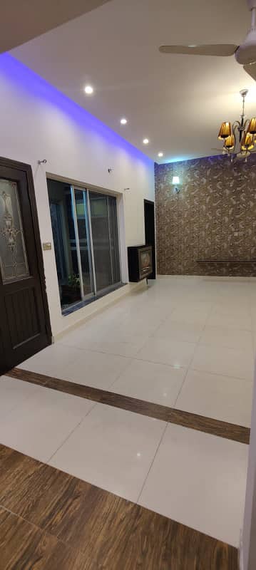 10 Marla Like New House With Gas Available For Rent In Bahria Tow Lahore. 2