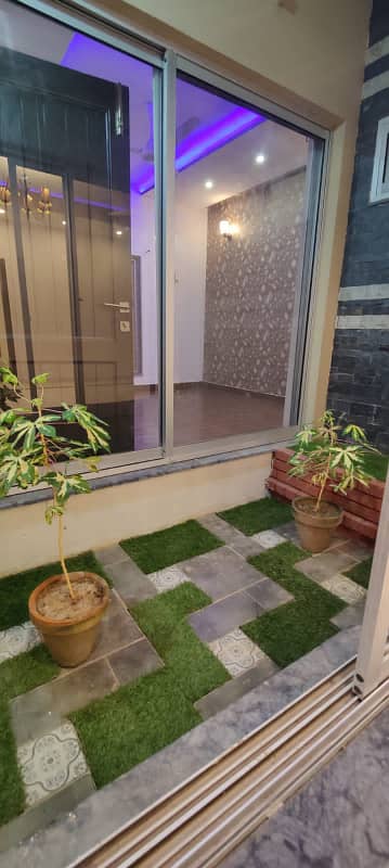 10 Marla Like New House With Gas Available For Rent In Bahria Tow Lahore. 7