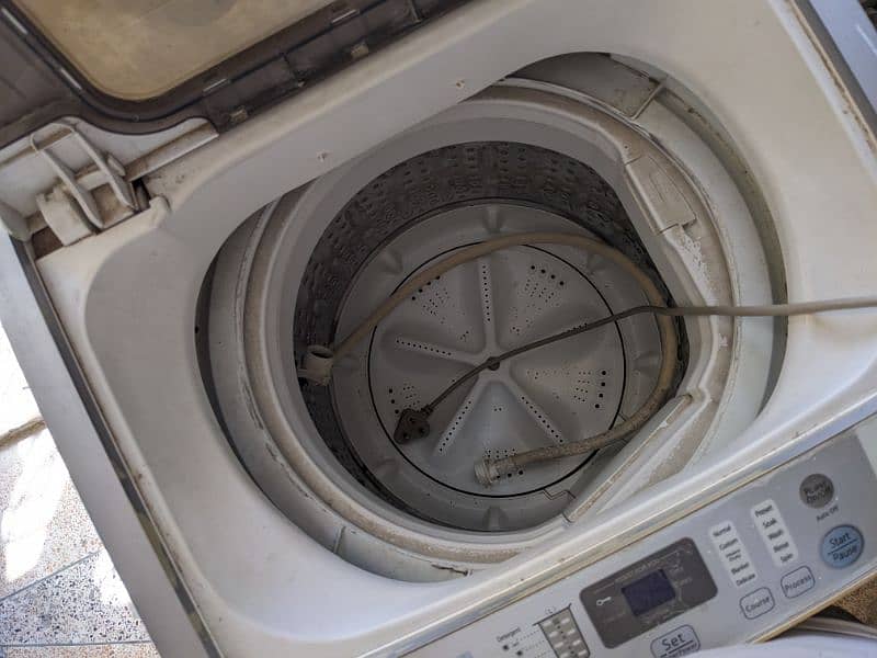 Dawlance Automatic Washing machine 3