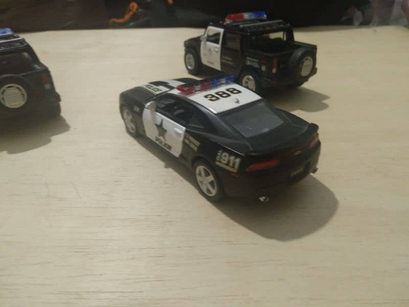 Kinsmart Metal Police car set 2