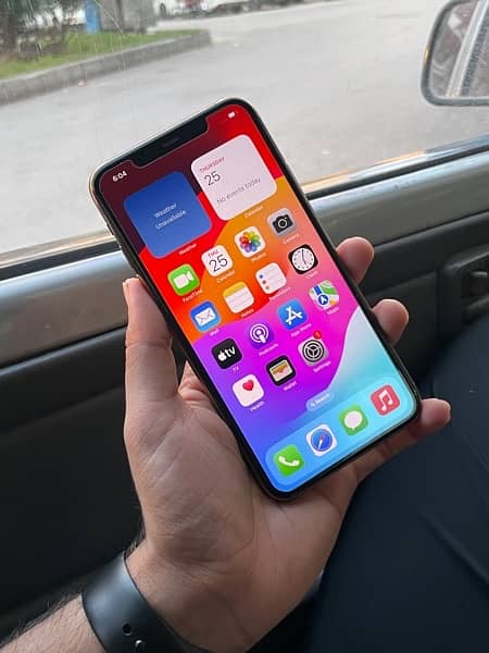 Iphone 11 pro max 256gb pta aproved jv 1