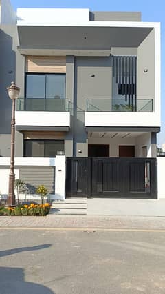 5 MARLA BRAND NEW MODERN HOUSE FOR SALE
