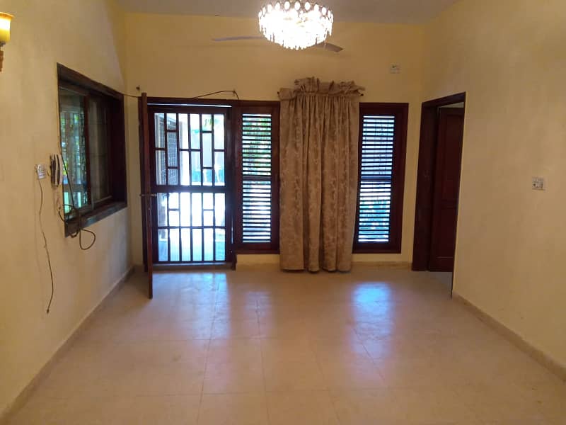 Defence 700 Yards Bungalow For Rent 25