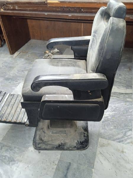 2 x Barber chair available used 1