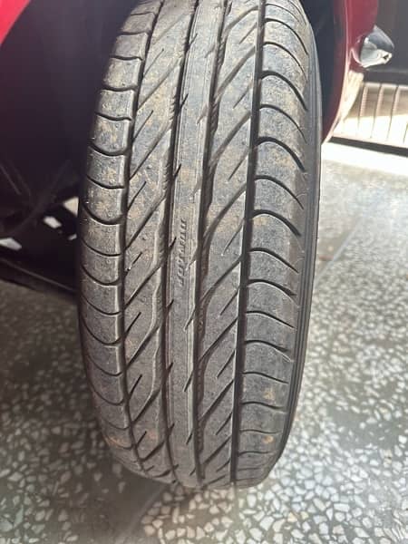Dunlop tyres  no pincher very slightly used, 09/22 year 175/65/R14 4