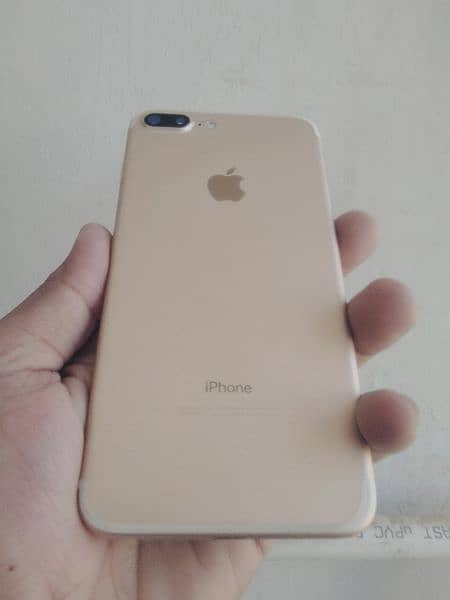 Iphone 7plus very good in condition, without box 4