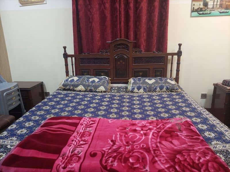Room for Daily Rent Park view hostel 585 Airline Society Lahore 3
