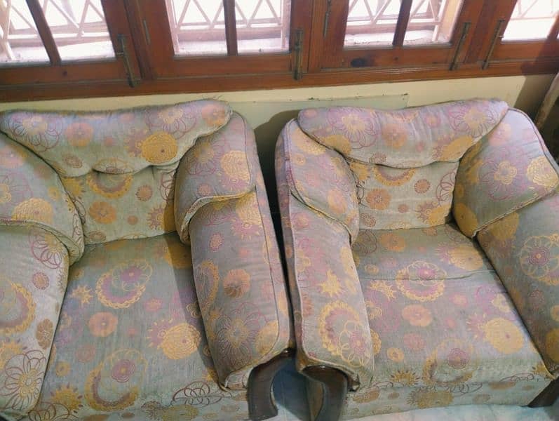 2 sofa chairs single sitter each good condition 2
