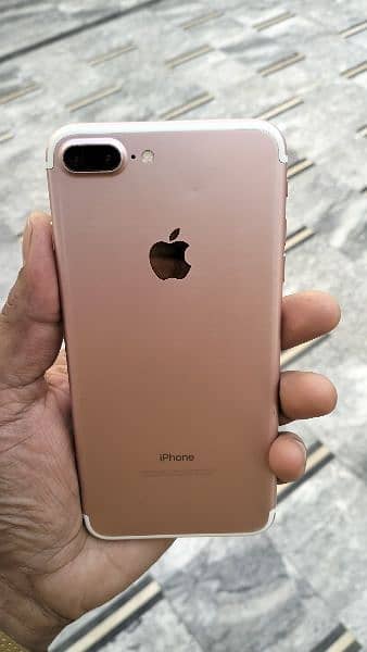 I phone 7plus PTA approve 128gb color Rose Gold 5
