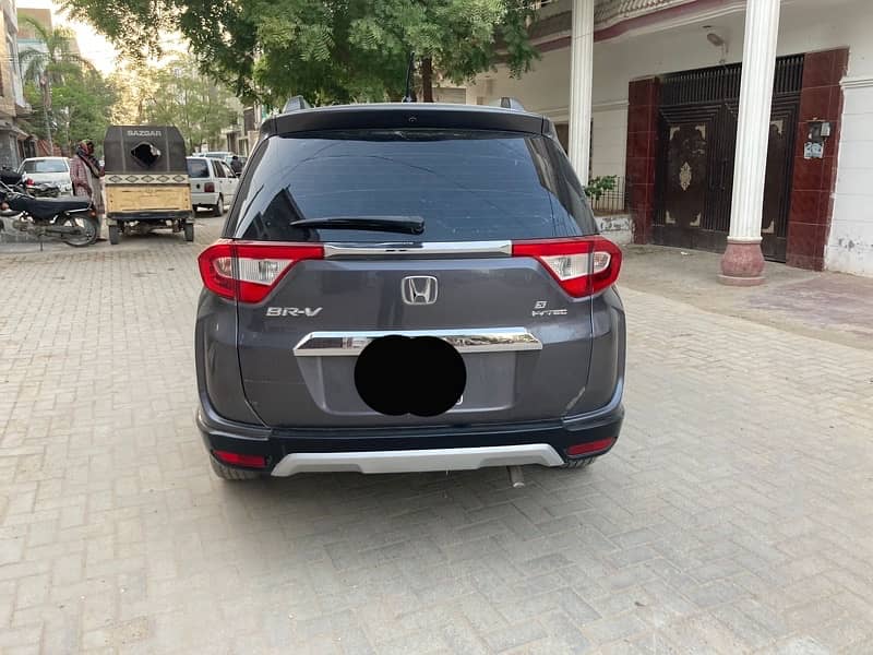 honda BR-V s 2017 full geniune very good condition 2