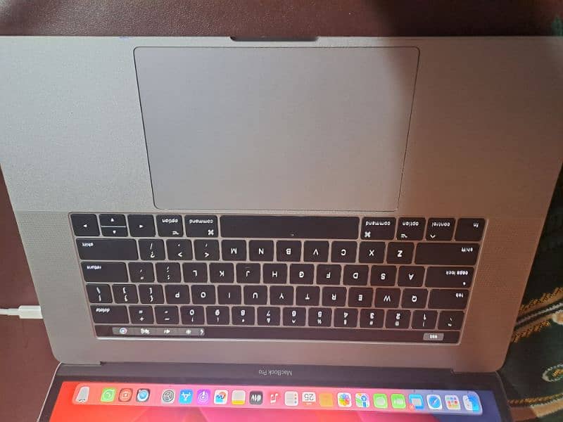 macbook pro 2017 for sale 15" 1