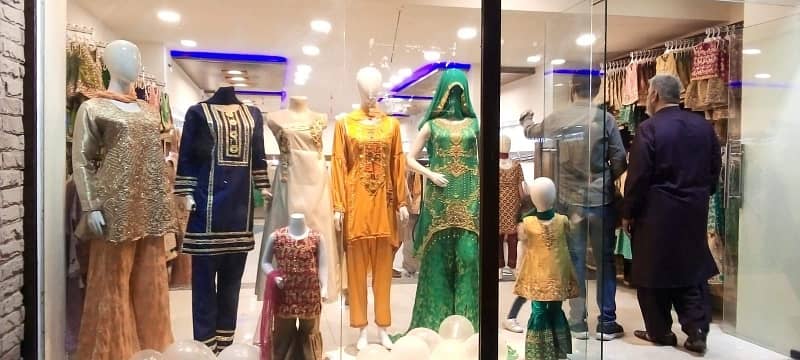 SHOP FOR SALE IN FORTRESS STADIUM TOTAL AERA (1700 SQ)""( 850 SQ) iS ON GROUND AND (850 SQ) FIRST FLOOR THIS SHOP IS LOCATED IN BLOCK A AND SHOP NUMBER IS 14 A 1
