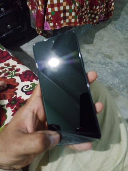 infnix note 30 mobile and dabba no chargr back damag 2