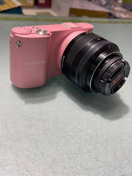 samsung nx 1000 Mirrorless is a very good camera 20.3 megapixels 30fps 2