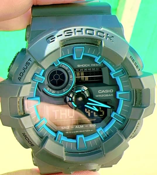 Casio G-Shock GA-700 2