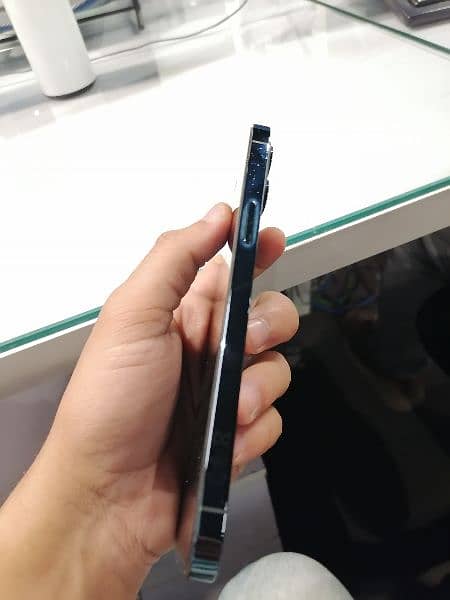 iPhone 12 pro max 128gb colour Pacific blue 5